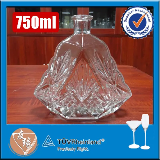 Heavy base design cork mouth high grade 75 cl glass bottle unique glass whiskey decanter