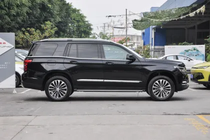 In Stock Cheap BAIC BJ90 2024 Left Hand Drive Gasoline Cars