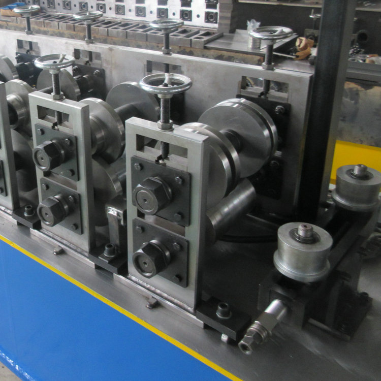 ceiling channel roll forming machine