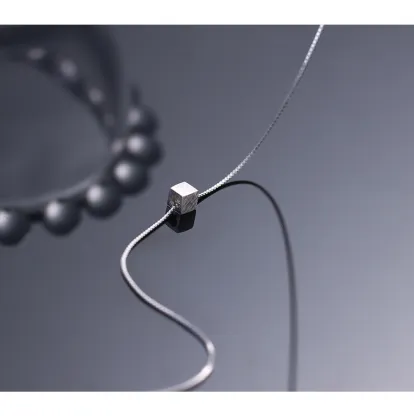S925 Sterling Silver Small Cube Simple Clavicle Chain