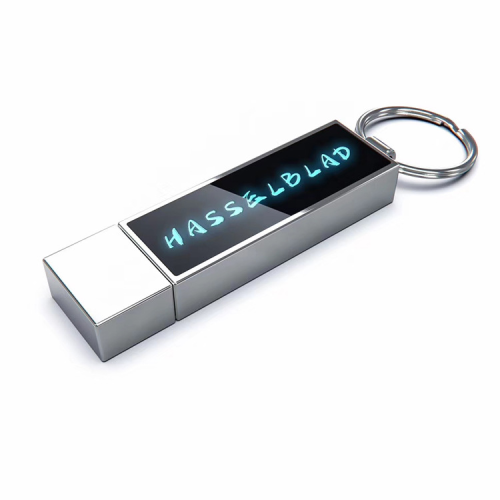 금속 불이 깜박이는 USB