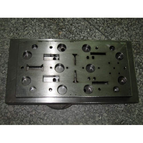 Hardware stamping die