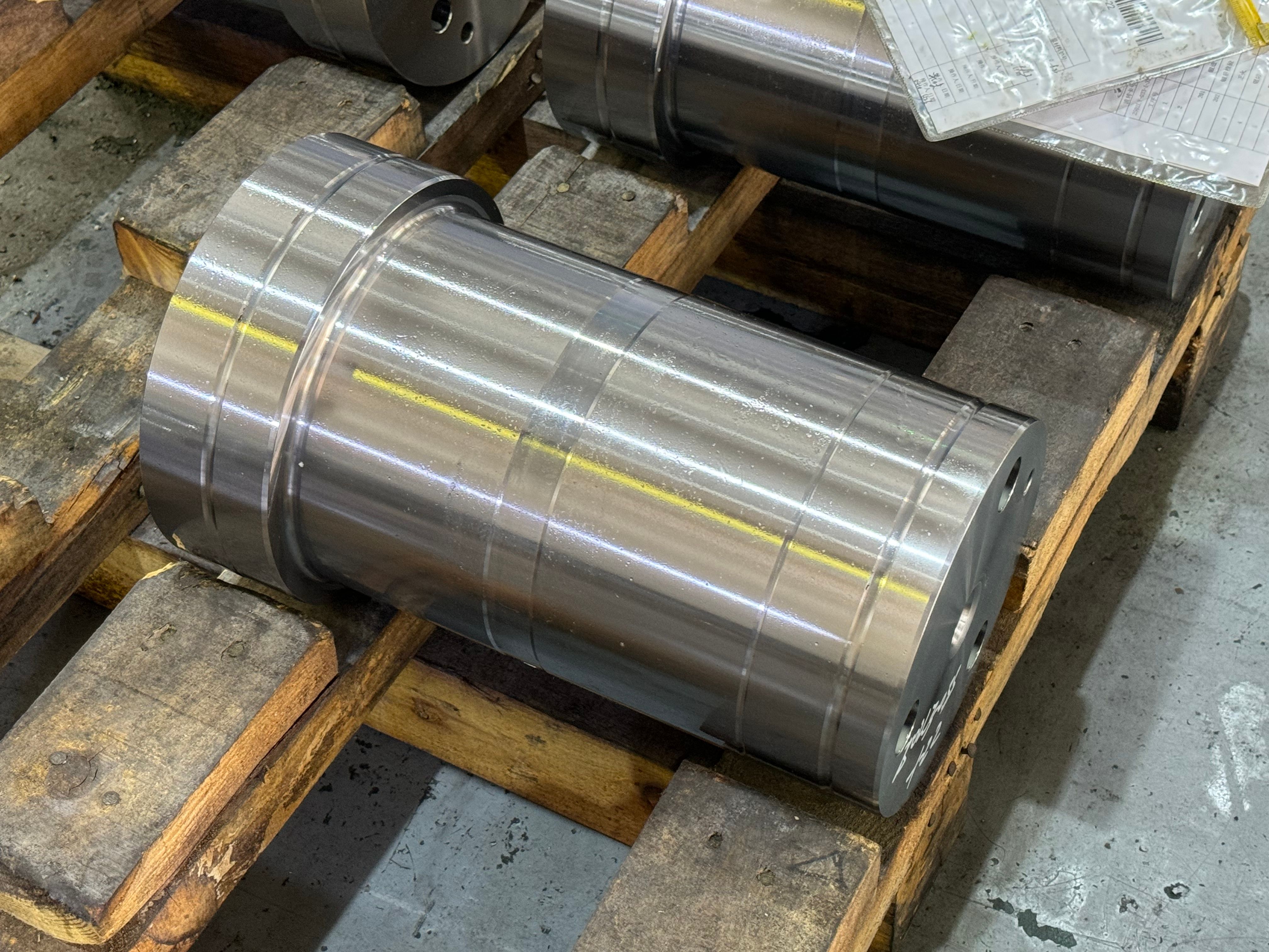 Secondary planetary pin shaft