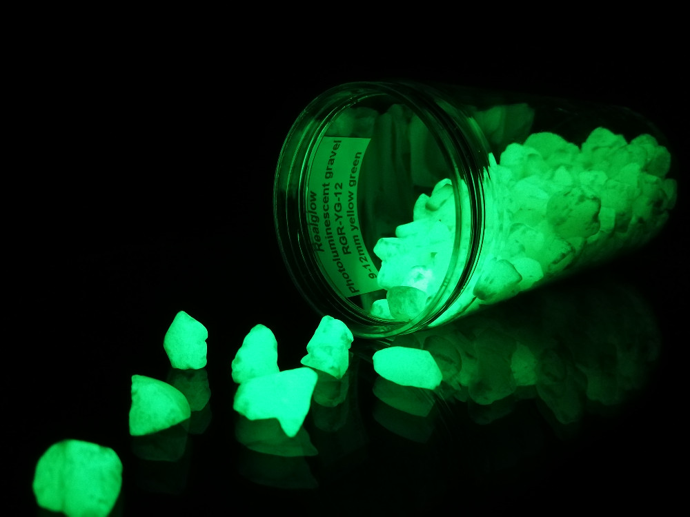 photoluminescent-gravel-RGR-YG-12-night color