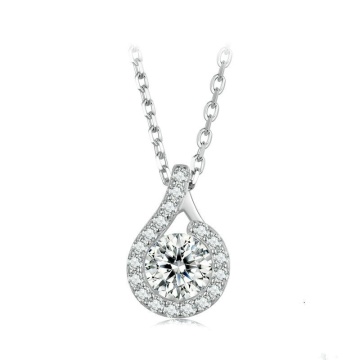 Platinum-Plated Sterling Silver S925 One Carat Moissanite Light Luxury Necklace for Women