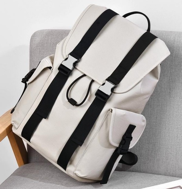 2025 Lightweight and large-capacity backpack