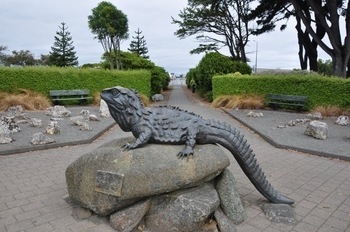 lizard sculpture