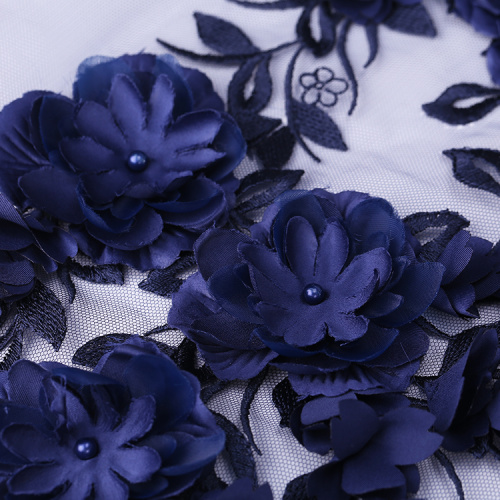 Ciemnofioletowa haftowana koronkowa tkanina w kwiaty 3D