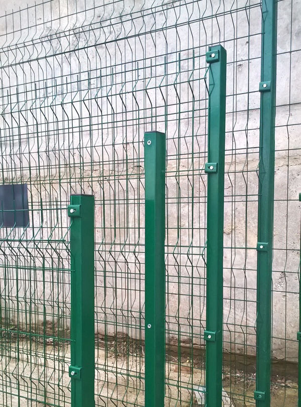 square post fence (170)