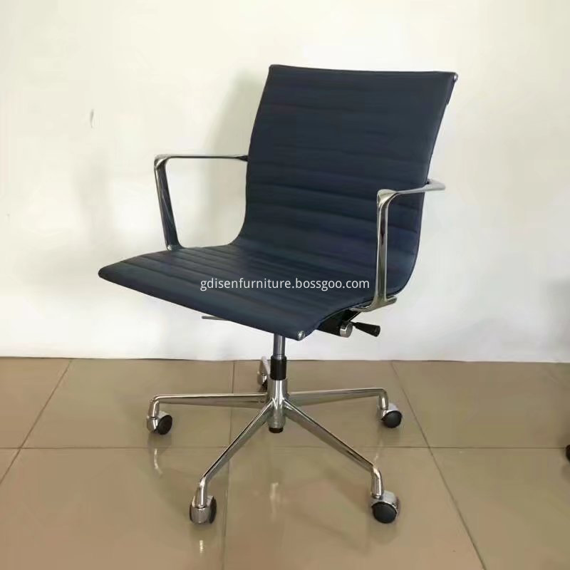 Aluminum management chair