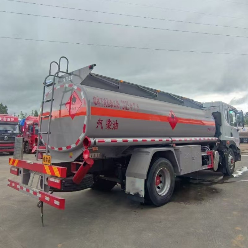 fuelling vehicle12