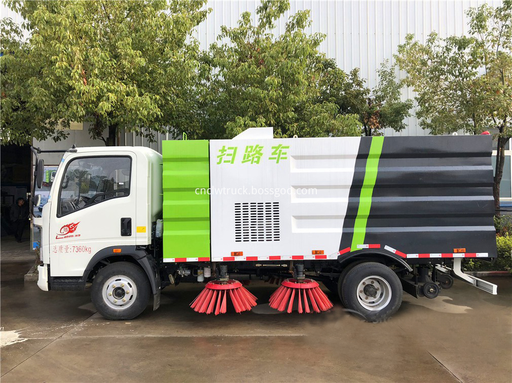 runway sweeper truck 2