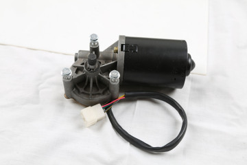 Motor pengelap untuk trak berat