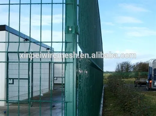 Green PVC coated curvy welded wire mesh fencing for residence(china manufacturer)