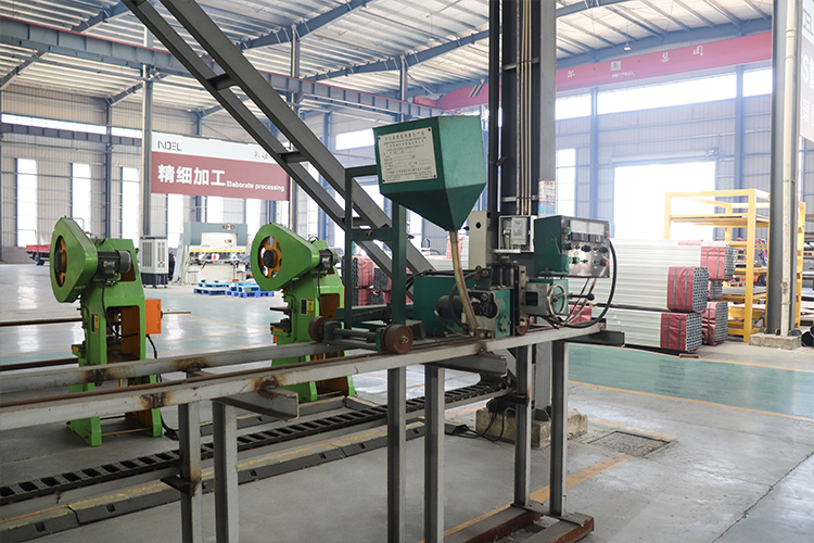 Semi-automatic welding machine