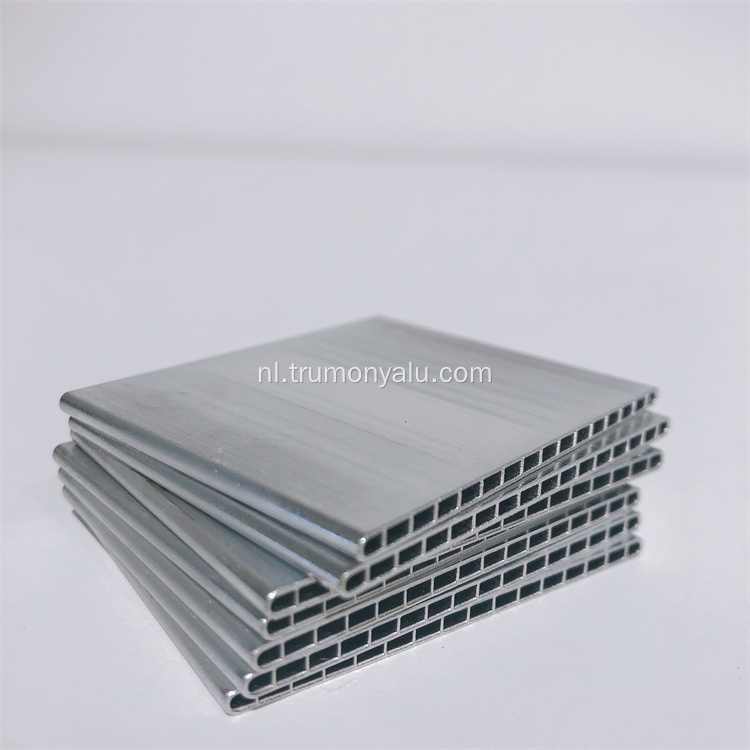 Platte aluminium condensorbuis met meerdere poorten