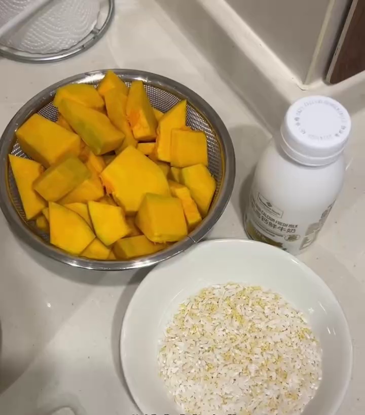 Fully automatic mini juicer