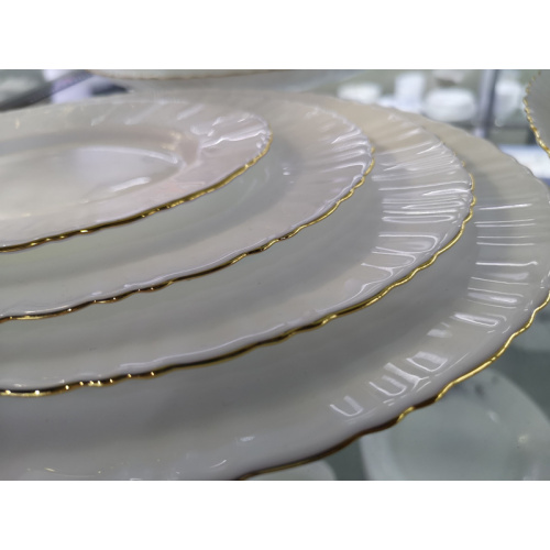Geschenkset aus weißem Jadeglasgeschirr