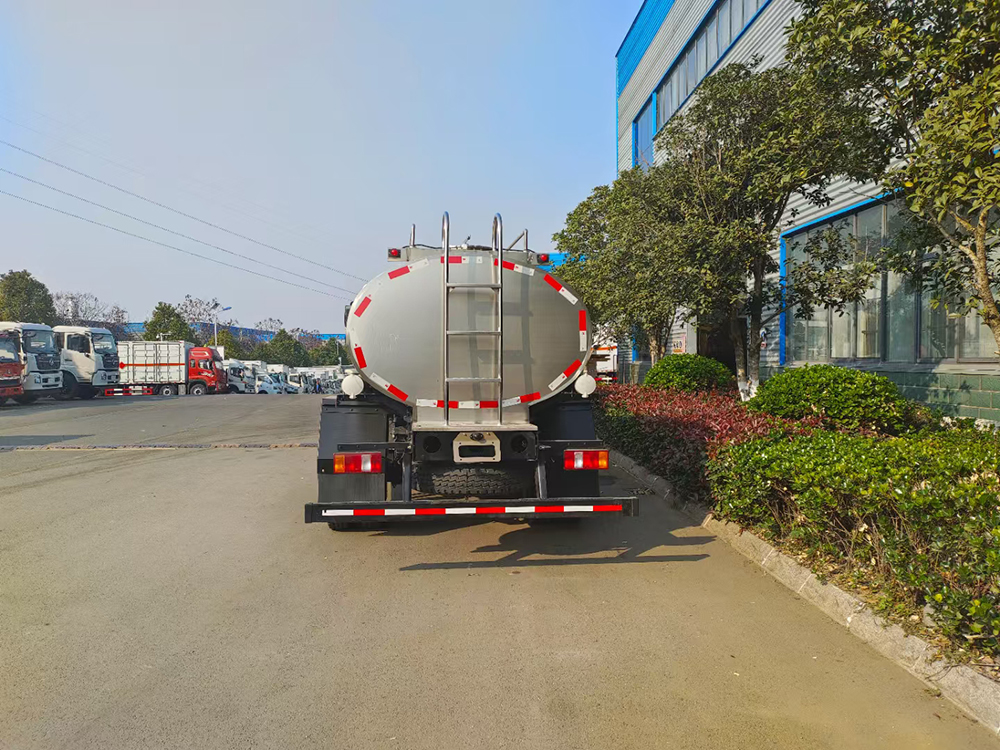 HOWO Aluminum Alloy Milk Transportation Tanker Truck