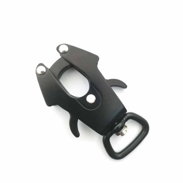 Customized Aviation-Themed Aluminum Metal Frog Clip Pet Dog Safety Harness Collars with Buckles for Belts