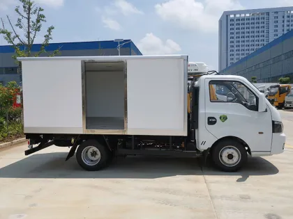 4x2 Gasoline Refrigerated Van Trucks with Freezer Box - After-sales Service Available