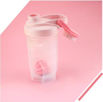 BPA Bottiglia d'acqua potabile gratuita con palla da mescolare