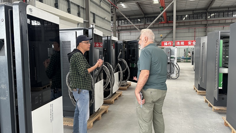 Paraguayan customers visit Sennan Electric's production base to explore new directions for overseas cooperation on charging piles