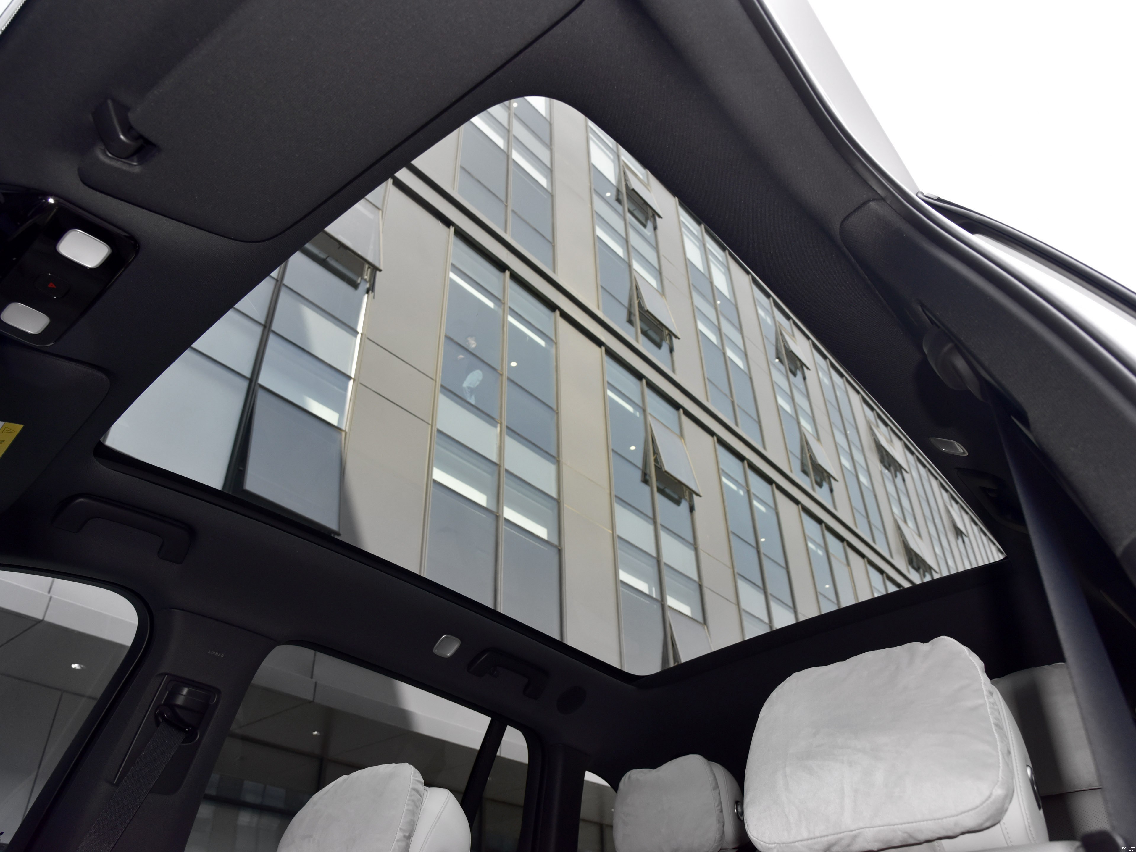 Electric Luxury SUV LI AUTO L6 MAX