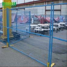 Removable temporary welded powder coated fence