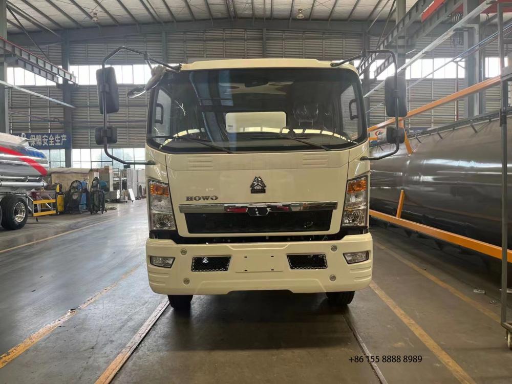 Export Howo Refueling Trucks 9 Jpg