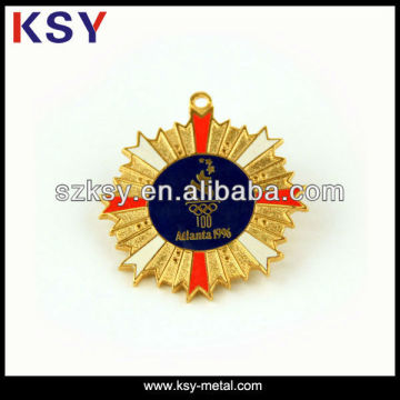 2013 high quality large badges made in shenzhen low price