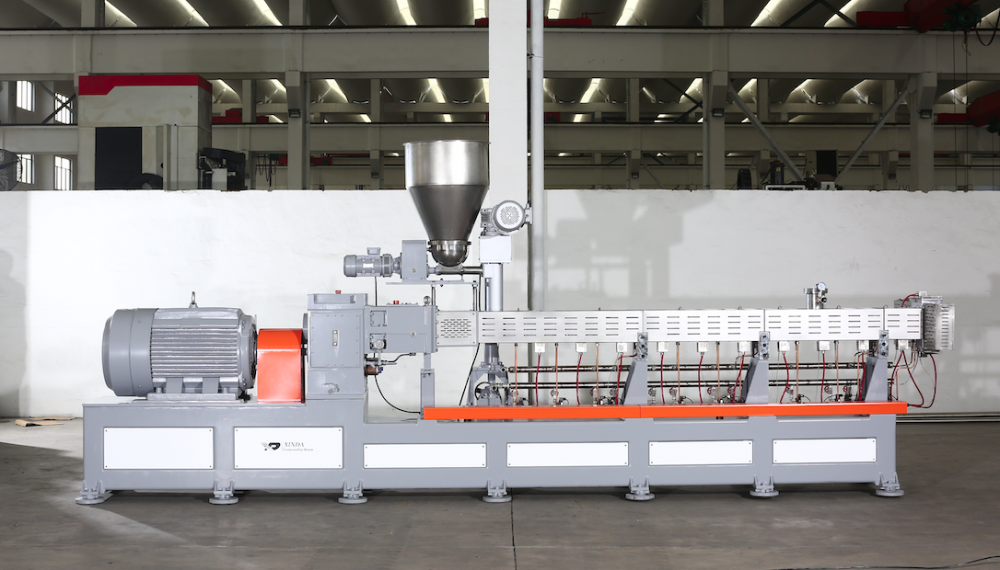 twin screw extruder