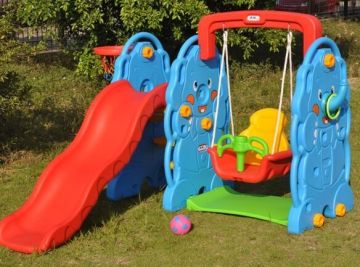 2015 Guangzhou nice kids plastic slides and swing