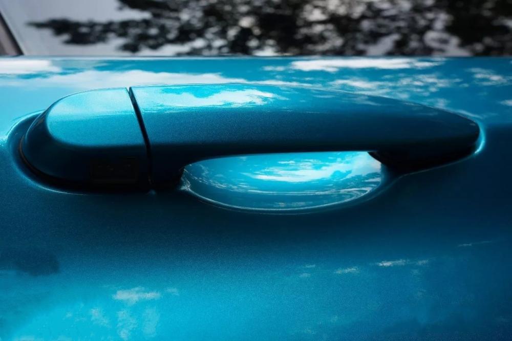 Gloss Metallic Cyan