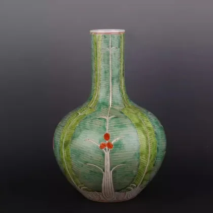 Antique Qing Dynasty Cabbage Pattern Porcelain Vase for Home Decor