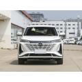 Changan CS75 နှင့်ခရီးသည်တင်ကား