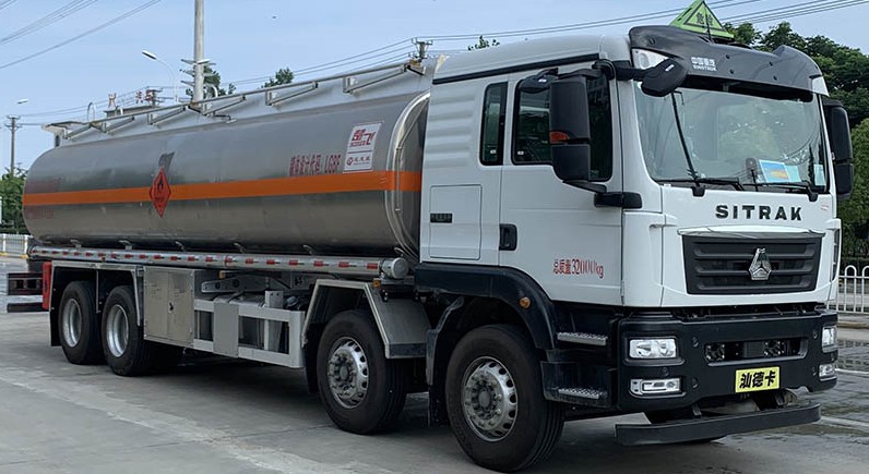 SITRAK HOWO 8 × 4 Solução de caminhão petroleiro