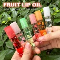 Brillo de labios con infusión de frutas y efecto voluminizador refrescante