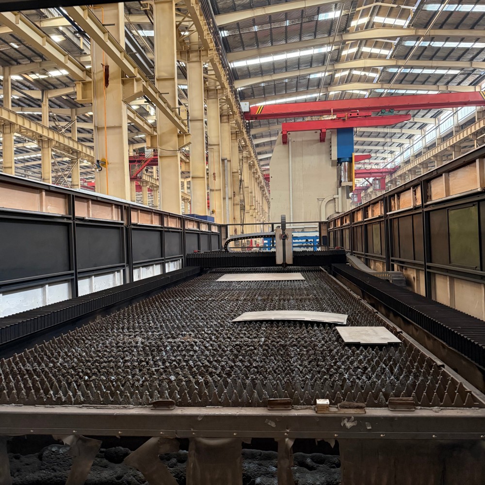 15,000-watt laser cutting machine (3)