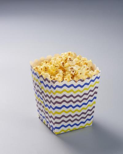 Popcornbox med upphöjd kornutskrift