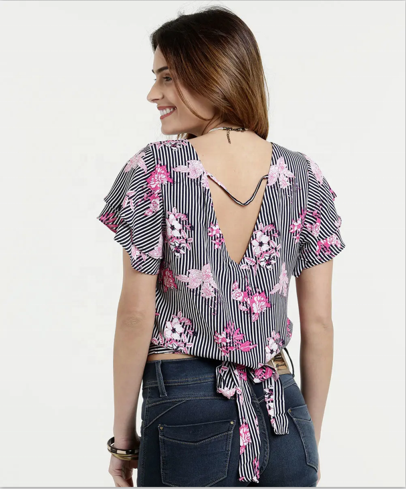 Blusa feminina com estampa floral V shanpe back