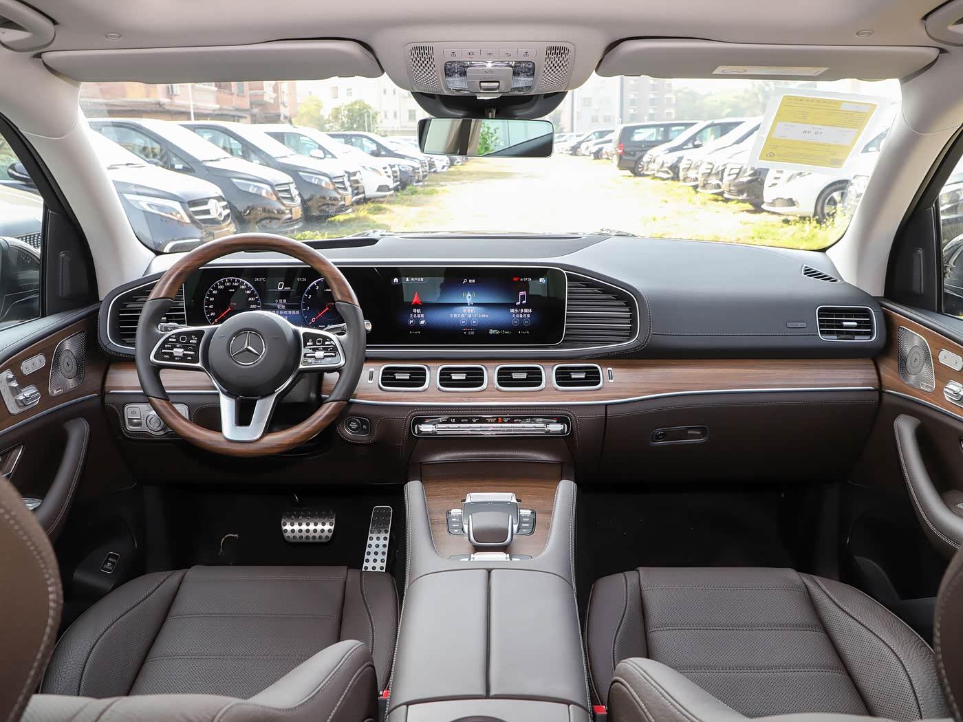 Benz GLS (8)