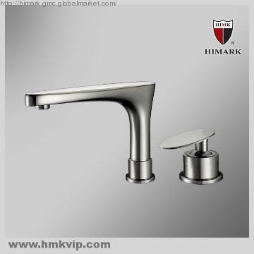 hole basin faucet