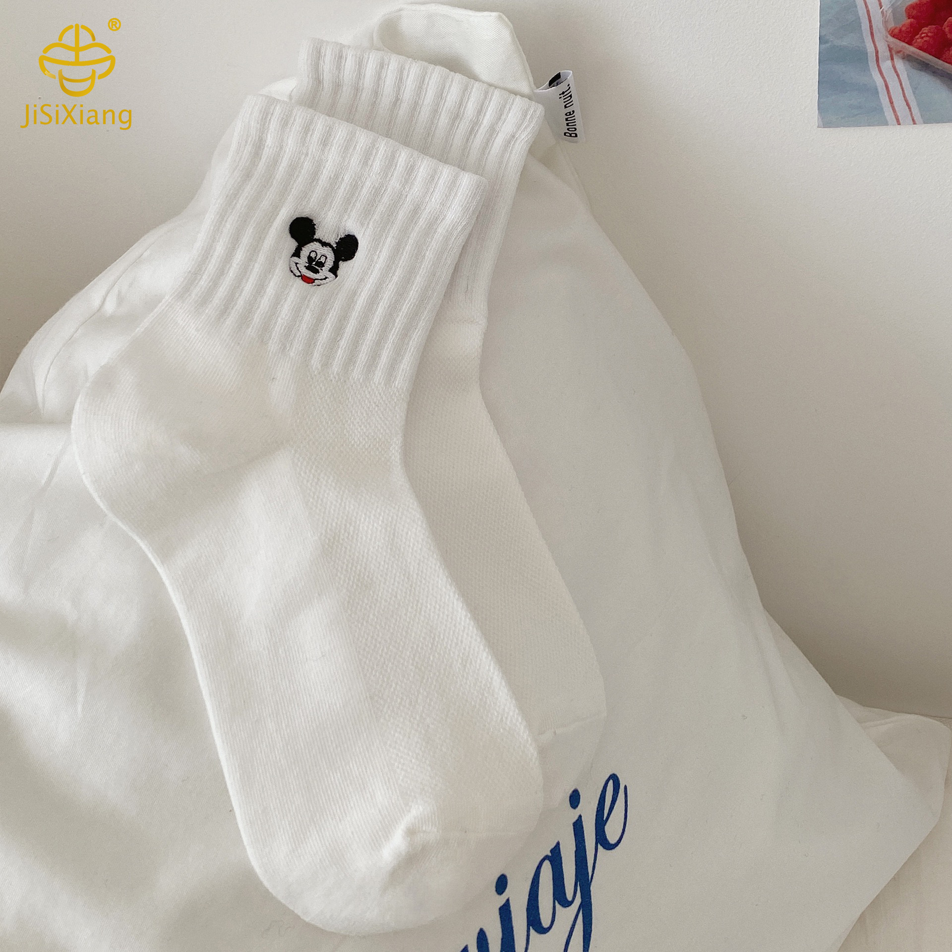 Korean version of embroidered tube socks
