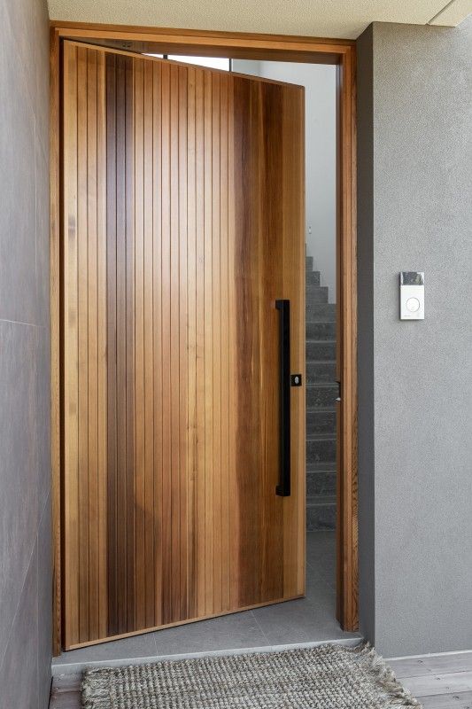 Soundproof Waterproof Solid Wooden Pivot Door Front Entry