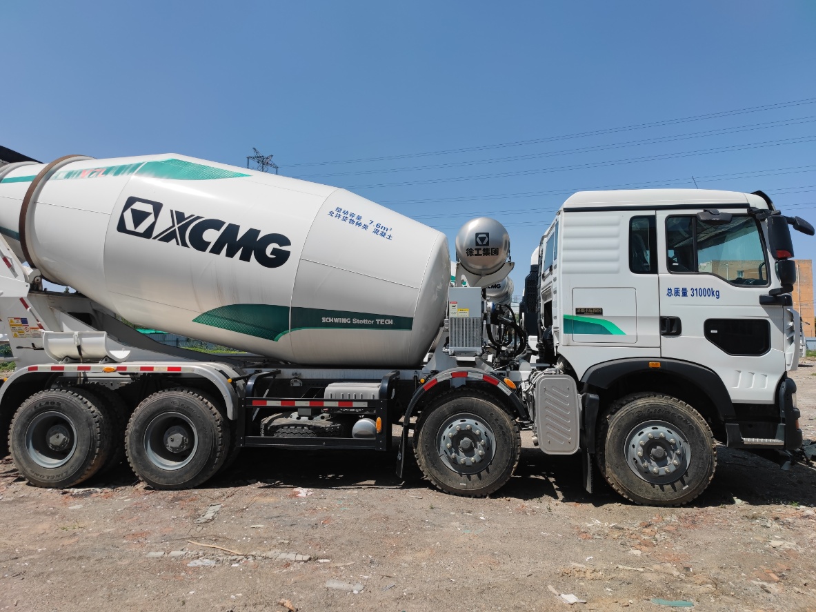 XCMG 14 Cubic HOWO Concrete Mixer Truck
