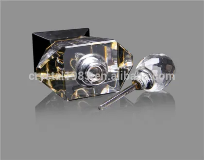 Wholesale wonderful brand custom crystal perfume bottle for perfume