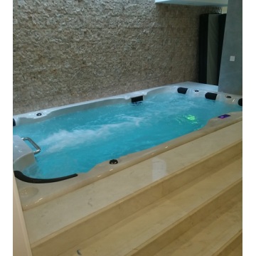 Grande spa de luxo de 4,6 m com piscina infinita