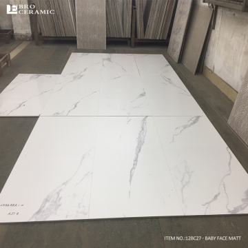Moderner Carrara Marmoreffekt Porzellanfliesen 600x1200 mm für Küchen und Böden
