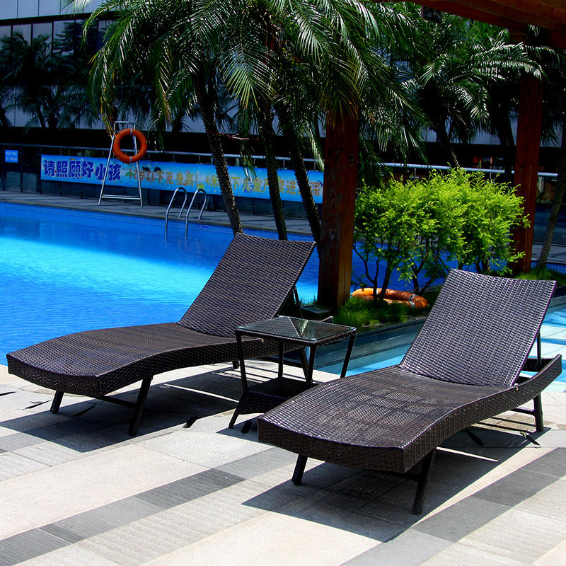 Modern Villa Lounge Chair